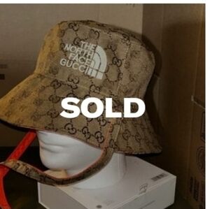 🚫SOLD!🚫The North Face x Gucci Reversible Bucket Hat